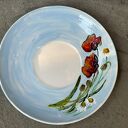 Porcelanowa filiżanka ręcznie malowana w polne kwiaty