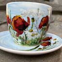 Porcelanowa filiżanka ręcznie malowana w polne kwiaty