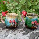 Turkusowy kubek ceramiczny z muchomorkiem - rękodzieło 450 ml