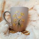 Wiejskie klimaty - ręcznie malowany kubek porcelanowy 300 ml: kogut, gąski i zioła
