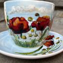 Porcelanowa filiżanka ręcznie malowana w polne kwiaty