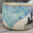 Kubek ceramiczny - konie i piórka (Shiraja)