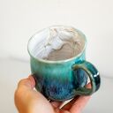 Handmade duży ceramiczny kubek z koniem wewnątrz - Turkus Biały - ok 380