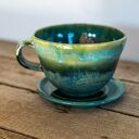 Turkusowa filiżanka ceramiczna z figurką królika - Leśne jeziorko, 380 ml