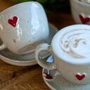 Filiżanka z serduszkiem i spodkiem - ręcznie toczona ceramika do cappuccino