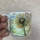 Porcelanowy kubek ręcznie malowany Kot w dmuchawcach