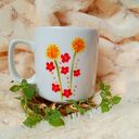 Mini żyrafa łąkowa - ręcznie malowany kubek z porcelany 300 ml