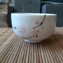 porcelanowa czarka w gałązki z różowymi kwiatami 80 ml