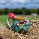Ręcznie robiony kubek z muchomorkiem i zielonymi grzybkami - 370 ml
