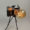 Lampka z aparatu fotograficznego - retro oświetlenie na biurko