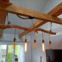Drewniana lampa wiszącą