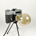 Lampka z aparatu fotograficznego - retro oświetlenie na biurko