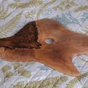 Lampa wisząca rzeźbiona z drewna, żyrandol (klosz) z orzecha włoskiego