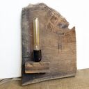 Lampa ścienna z plastra drewna akacji w stylu loft-japandi wabi-sabi