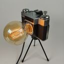 Lampka z aparatu fotograficznego - retro oświetlenie na biurko