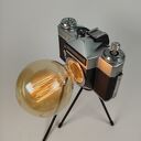 Lampka z aparatu fotograficznego - retro oświetlenie na biurko