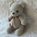 Miś Dante z kokardką w kolorze różowym