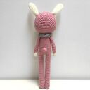 Różowy Królik w śpioszkach Maskotka przytulanka szydełkowa