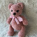 Miś Dante z kokardką w kolorze różowym