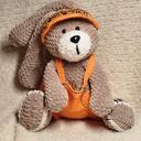 SŁODKI KRÓLICZEK pluszask w ogrodniczkach jako zabawka - przytulanka dla Twojego Dziecka