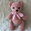 Miś Dante z kokardką w kolorze różowym