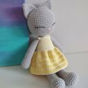 Szydełkowa maskotka handmade - kotek w sukience (ok. 27 cm)