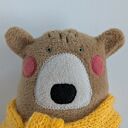 Miś z szalikiem z włóczki