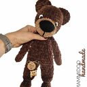 Miś przytulanka wykonany na szydełku z pluszowej włóczki