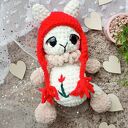 Lama w czapce - szydełkowa maskotka handmade dla dziecka (ok. 22 cm)