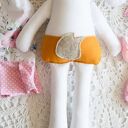 Owieczka Patrycja 41 cm - zestaw ubranek dla dziewczynki (wielkanocna maskotka)