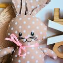 Króliczek do tulenia Karmelka - miękka maskotka handmade na bliskie przytulanie