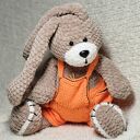 SŁODKI KRÓLICZEK pluszask w ogrodniczkach jako zabawka - przytulanka dla Twojego Dziecka