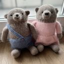 Miś dziergany ręcznie w ubranku - wyjątkowa maskotka handmade