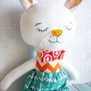 Miś polarny Julek 32 cm - ręcznie szyta przytulanka dla dziecka