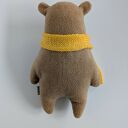 Miś z szalikiem z włóczki