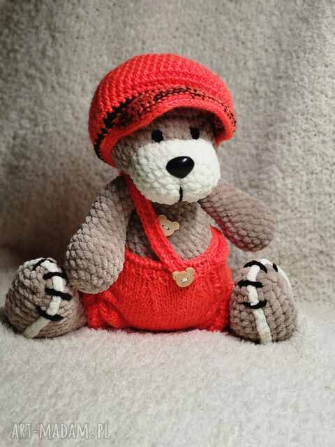 UROCZY MIŚ w spodenkach i czapeczce, maskotka, zabawka dla dziecka, do zabawy i spokojny sen