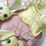maskotki króliczek z łóżeczkiem - limonka - seria kochany koziołkowe love