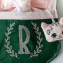 różowe domek kotek z łóżeczkiem - różyczka - seria kochany maskotki kot haftowany