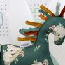 maskotka dla dziecka koń koala zieleń - przytulanka sensoryczna