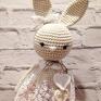 Piękna szydełkowa króliczka w sukience. Wykonana z włoczki i wypełnienia (kulki silikonowej) przyjaznej dzieciom. Baby girl