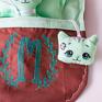 Kotek z łóżeczkiem - Miętulka - seria Kochany domek - wyjątkowa maskotki haftowana