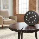Wysoki stolik kawowy z litego drewna w stylu loft - unikat Drewnomalak