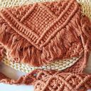 Makramowa mini torebka na lato w boho stylu, ręcznie robiona