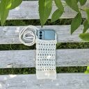 Etui na telefon, mini torebka wykonane na szydełku - biel