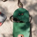 mała torebka damska zielona z długim paskiem, skórzana mini torebka