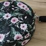 Round Bag - polne na czarnym tle elegancka mini kwiaty