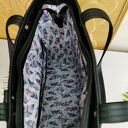 Kwiatowa torebka shopper na ramię z kosmetyczką i dopinanym portfelikiem