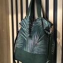 Wegańska torba na ramię XXL z printem liści palm