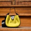 Mała limonkowa skórzana torebka na lato.Torebeczka na ukos. LadyBuQ Art
