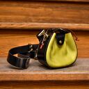 Mała limonkowa skórzana torebka na lato.Torebeczka na ukos. LadyBuQ Art